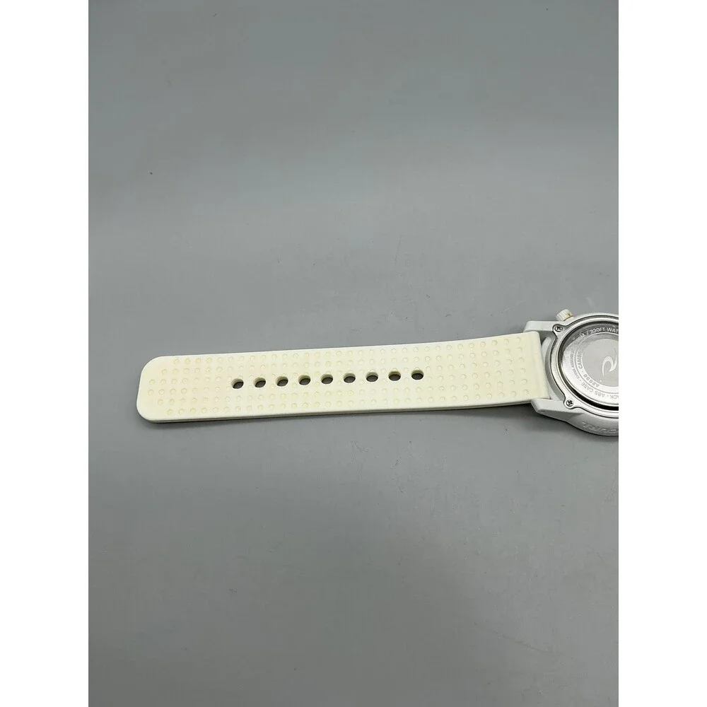 Rip Curl Classic Surf Mens Watch 40mm White Dial Rubber Band 100M WR New Battery